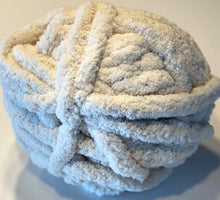 Load image into Gallery viewer, Chunky Knit Blankets